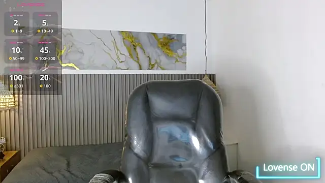 Snapshot of Dyla_n18 chatting on 02.25.26 Dyla n18 online show from 02.25.26