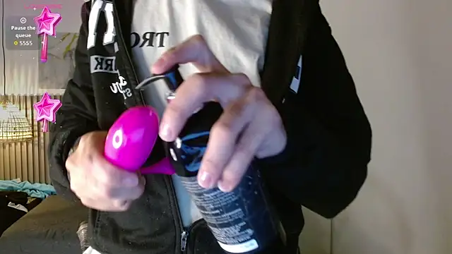 Snapshot of Dyla_n18 chatting on 03.15.26 Dyla n18 online show from 03.15.26