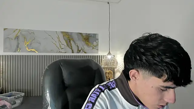 Dyla n18 online show from 04.27.26
