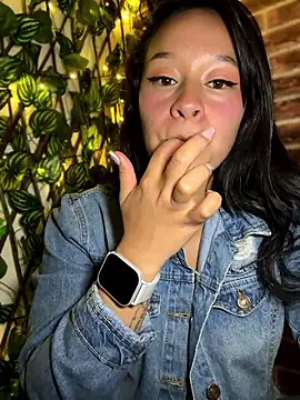 Snapshot of Liulee chatting on 03.08.26 Liulee online show from 03.08.26