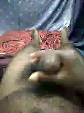 Snapshot of mallucallboy2104 chatting on 12.25.24 mallucallboy2104 online show from 12.25.24