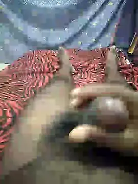 Snapshot of mallucallboy2104 chatting on 01.24.25 mallucallboy2104 online show from 01.24.25