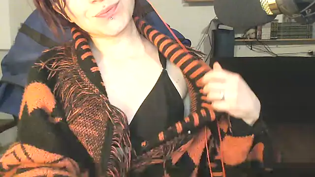 complicata mente online show from 03.18.25