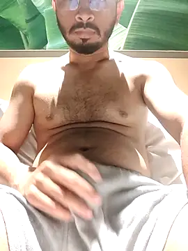 Snapshot of Punekarmanoj97 chatting on 11.25.25 Punekarmanoj97 online show from 11.25.25