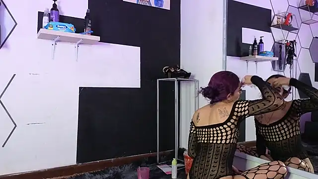 Snapshot of haileycat chatting on 12.23.25 haileycat online show from 12.23.25