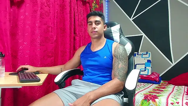 Snapshot of astrom_greyy chatting on 12.20.25 astrom greyy online show from 12.20.25