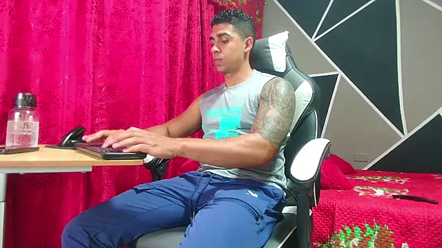 Snapshot of astrom_greyy chatting on 01.14.26 astrom greyy online show from 01.14.26