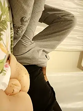 Snapshot of akrep071507 chatting on 12.04.24 akrep071507 online show from 12.04.24