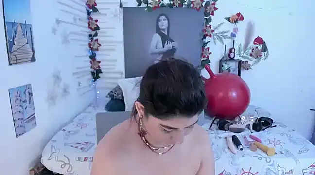 Snapshot of alinabozz1 chatting on 03.20.25 alinabozz1 online show from 03.20.25