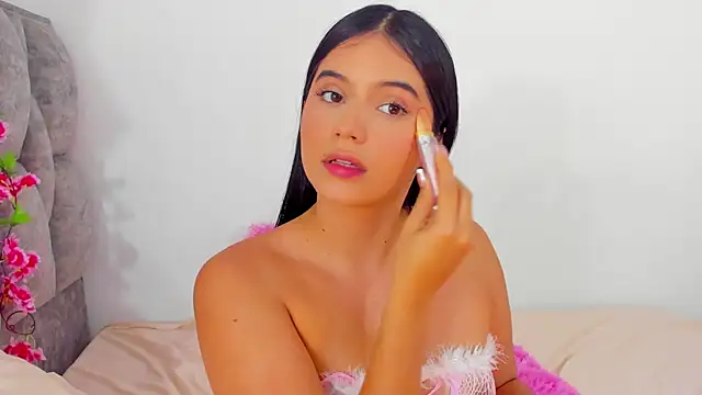 Snapshot of adhara__evanss chatting on 12.13.24 adhara evanss online show from 12.13.24