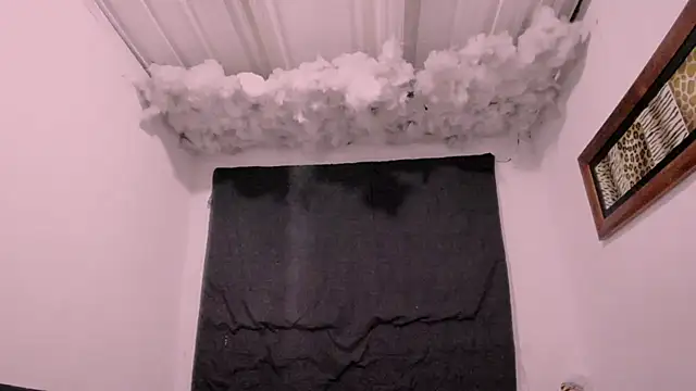 Lauu G online show from 11.06.25