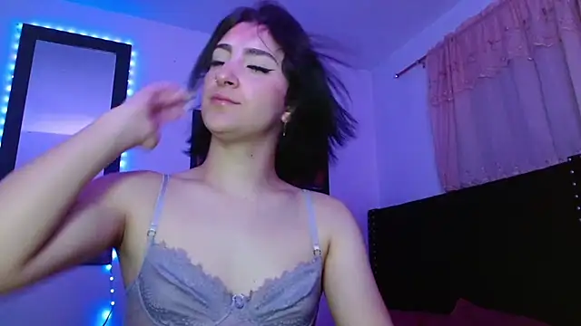 Snapshot of Triana_Damelio chatting on 09.19.25 Triana Damelio online show from 09.19.25