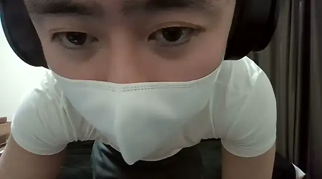 YU-KI00 online show from 03.18.25