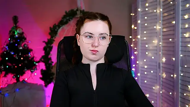 Snapshot of AnnTerry_ chatting on 12.28.24 AnnTerry online show from 12.28.24