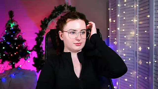 Snapshot of AnnTerry_ chatting on 12.28.24 AnnTerry online show from 12.28.24