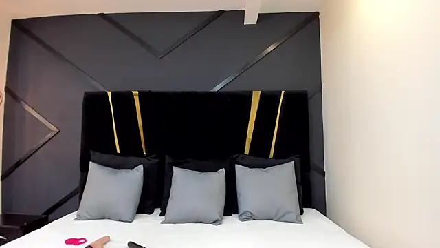 emilie xx  online show from 01.14.25