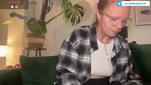 Snapshot of MelodyRoseUk chatting on 12.21.25 MelodyRoseUk online show from 12.21.25