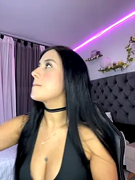 Amiirra  online show from 10.29.25