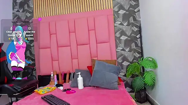 Brithanyslim online show from 04.27.26