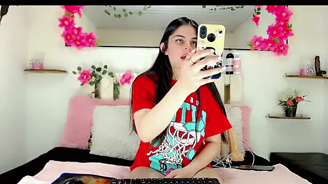 Snapshot of Madisson_Ivanova chatting on 12.28.24 Madisson Ivanova online show from 12.28.24