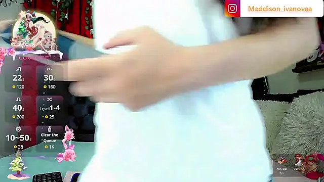 Snapshot of Madisson_Ivanova chatting on 12.30.24 Madisson Ivanova online show from 12.30.24