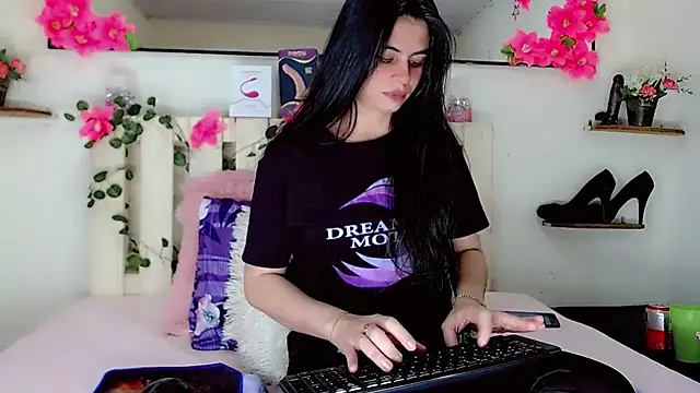 Snapshot of Madisson_Ivanova chatting on 01.10.25 Madisson Ivanova online show from 01.10.25