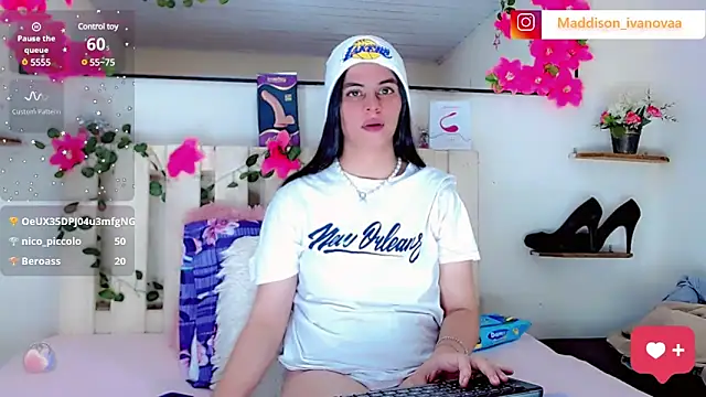 Snapshot of Madisson_Ivanova chatting on 01.11.25 Madisson Ivanova online show from 01.11.25