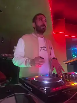 Snapshot of djtimka chatting on 02.25.26 djtimka online show from 02.25.26