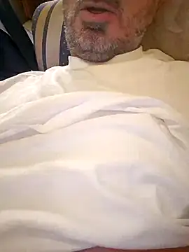 Snapshot of 1talianBeutifulCock chatting on 10.27.25 1talianBeutifulCock online show from 10.27.25