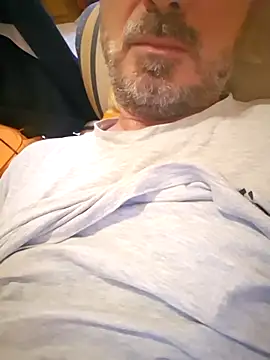 Snapshot of 1talianBeutifulCock chatting on 10.28.25 1talianBeutifulCock online show from 10.28.25