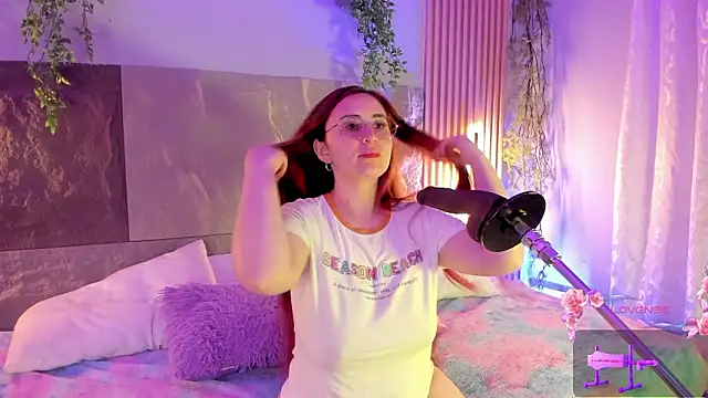 Snapshot of centaurigirl chatting on 02.05.26 centaurigirl online show from 02.05.26