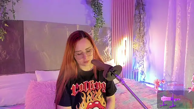 Snapshot of centaurigirl chatting on 02.06.26 centaurigirl online show from 02.06.26