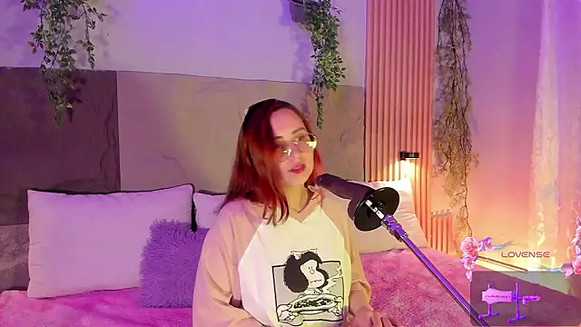 Snapshot of centaurigirl chatting on 02.12.26 centaurigirl online show from 02.12.26