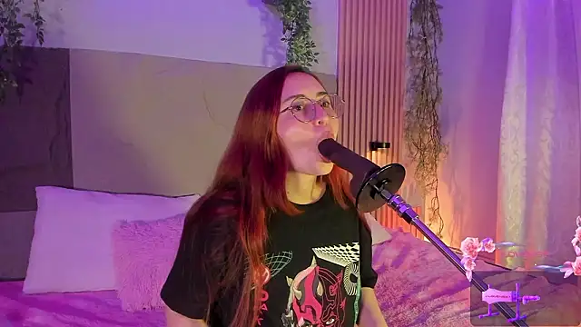 Snapshot of centaurigirl chatting on 02.16.26 centaurigirl online show from 02.16.26