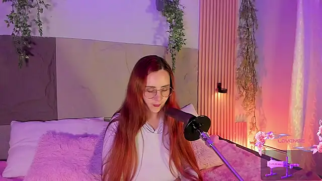 Snapshot of centaurigirl chatting on 02.18.26 centaurigirl online show from 02.18.26