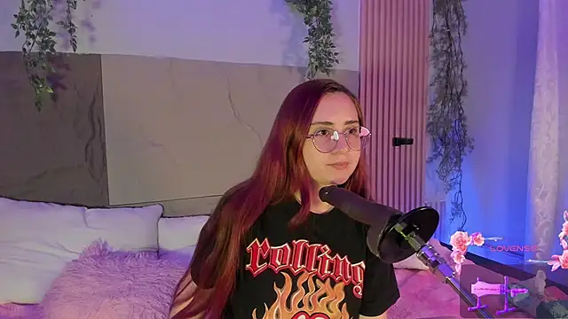 Snapshot of centaurigirl chatting on 02.22.26 centaurigirl online show from 02.22.26