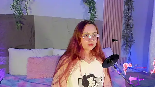 Snapshot of centaurigirl chatting on 02.25.26 centaurigirl online show from 02.25.26