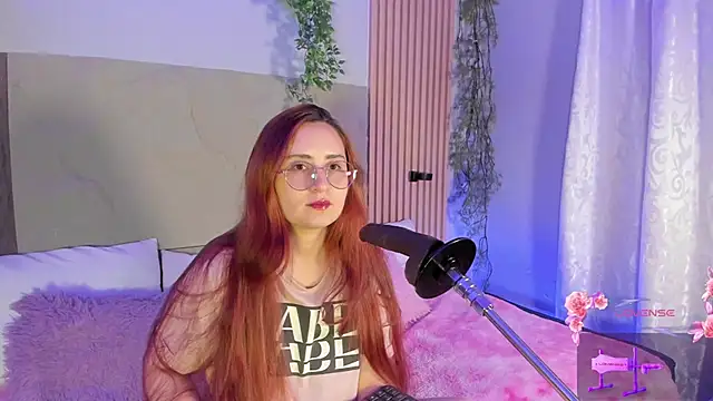 Snapshot of centaurigirl chatting on 03.04.26 centaurigirl online show from 03.04.26