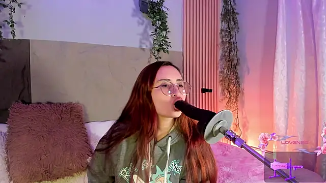 Snapshot of centaurigirl chatting on 03.11.26 centaurigirl online show from 03.11.26