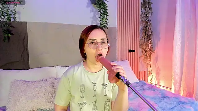 Snapshot of centaurigirl chatting on 03.15.26 centaurigirl online show from 03.15.26