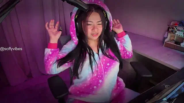 Snapshot of soffyvibes- chatting on 02.13.25 soffyvibes- online show from 02.13.25