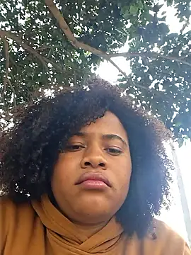 DANIELA MICHEL online show from 02.17.25