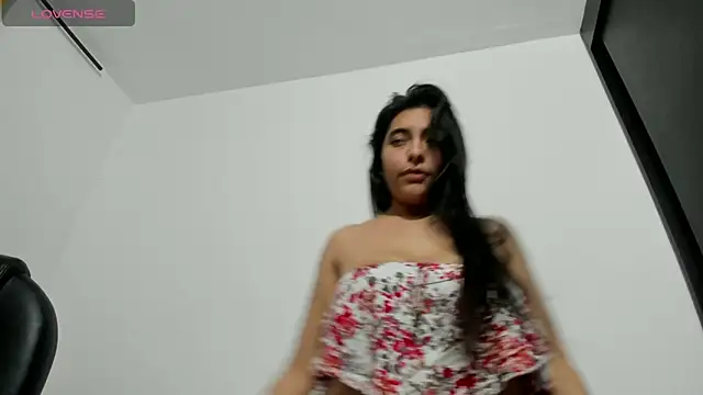 Sara-shely online show from 10.10.25