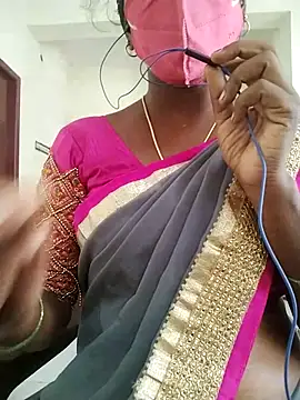 Snapshot of Preethytamilsexy chatting on 12.23.25 Preethytamilsexy online show from 12.23.25