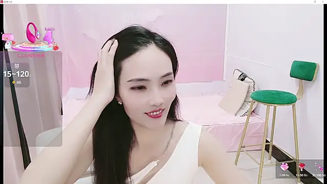 Snapshot of Mimiki-oo chatting on 09.18.25 Mimiki-oo online show from 09.18.25