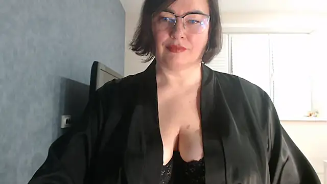 Nora Star online show from 11.15.25