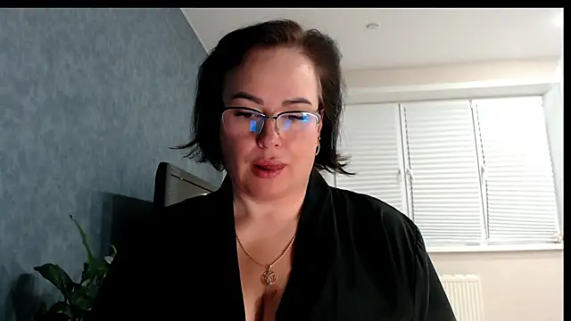 Snapshot of Nora_Star chatting on 12.20.25 Nora Star online show from 12.20.25