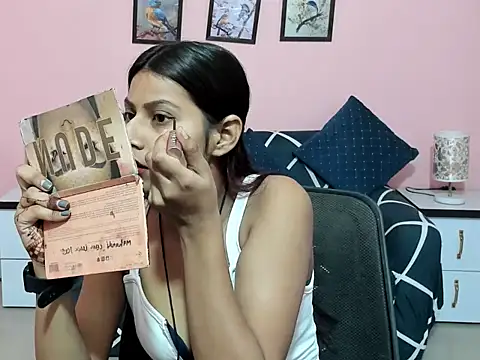 Snapshot of dumbledora chatting on 11.12.25 dumbledora online show from 11.12.25