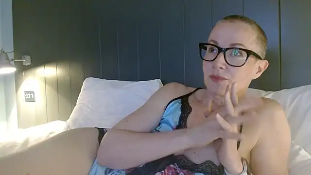 ELEGANT-ARIA36 online show from 03.22.26