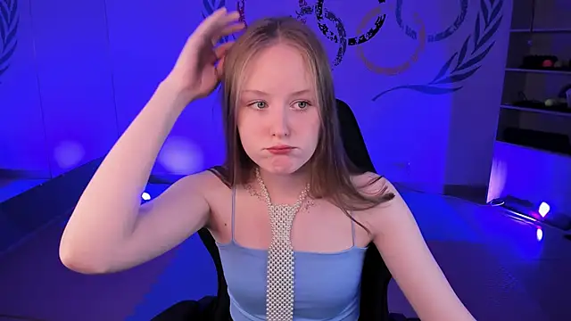 Snapshot of VivienLeeigh chatting on 12.07.24 VivienLeeigh online show from 12.07.24